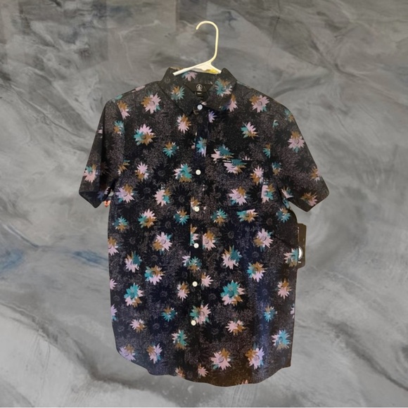 NWT Volcom Modern Fit All Over Print Pattern Button-Up Shirt Men - Picture 3 of 7